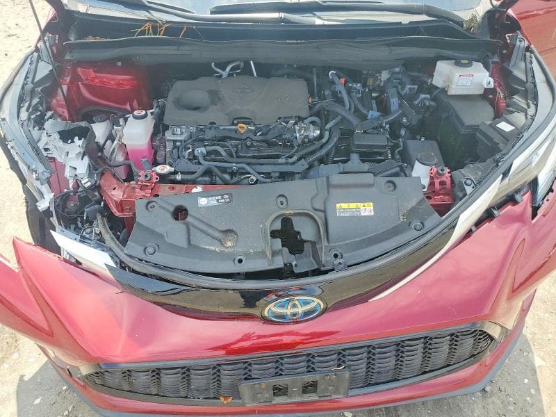 2022 TOYOTA SIENNA XSE 12