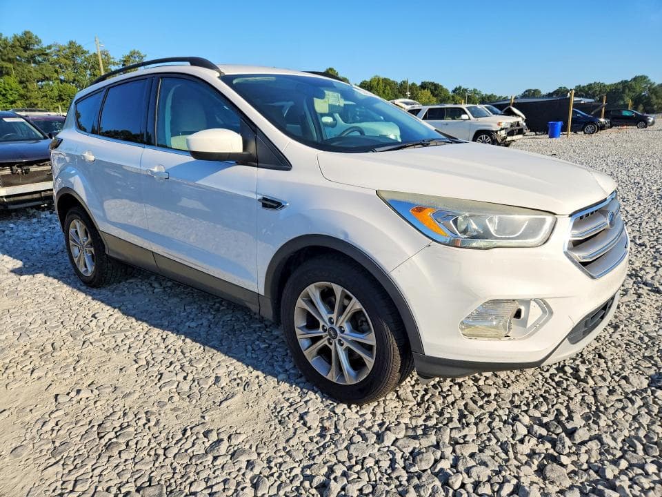 2017 FORD ESCAPE SE 4