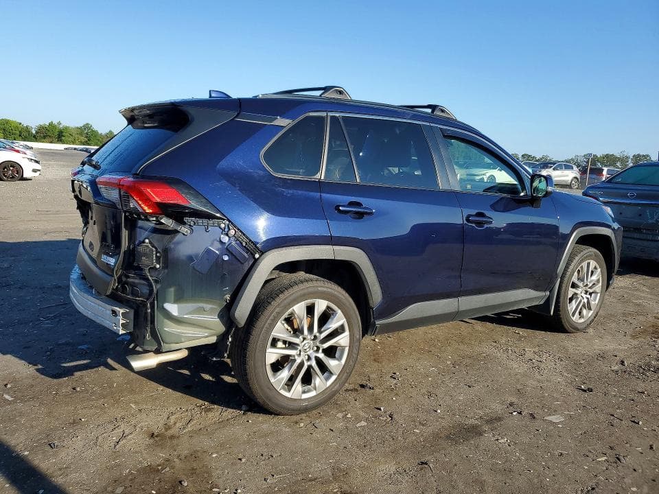 2022 TOYOTA RAV4 XLE PREMIUM 3