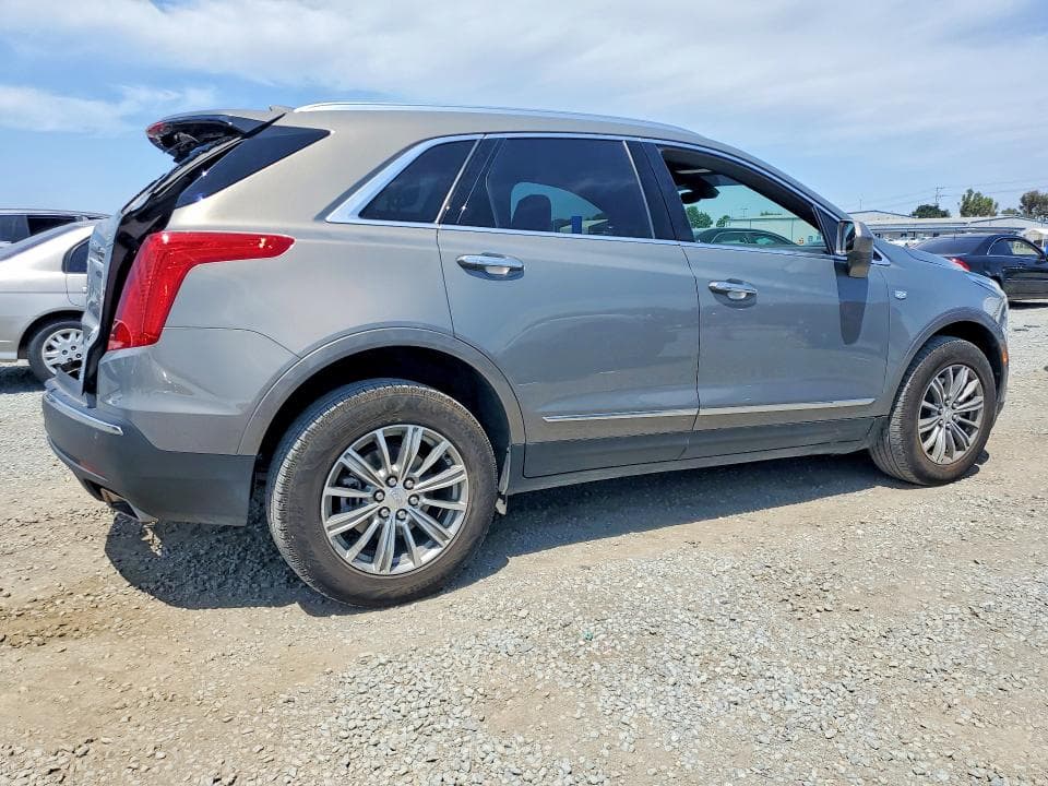 2017 CADILLAC XT5 LUXURY 3