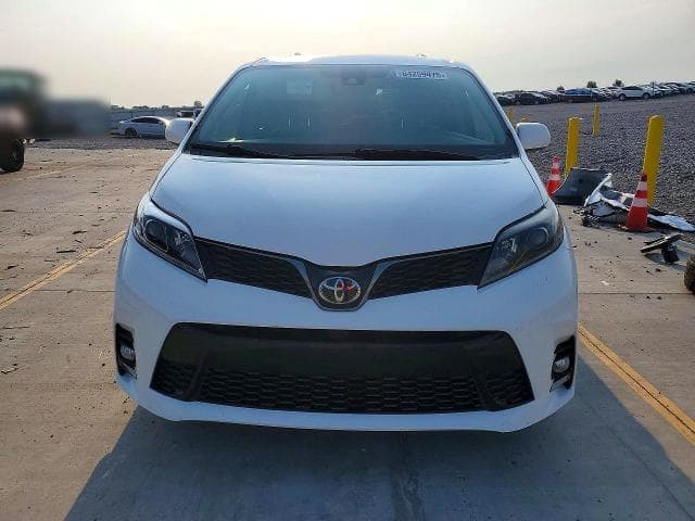 2018 TOYOTA SIENNA SE PREMIUM 8-PASSENGER 5