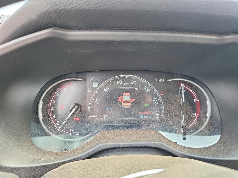 2025 TOYOTA RAV4 XLE 9