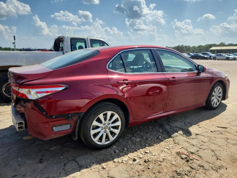 2018 TOYOTA CAMRY LE 3