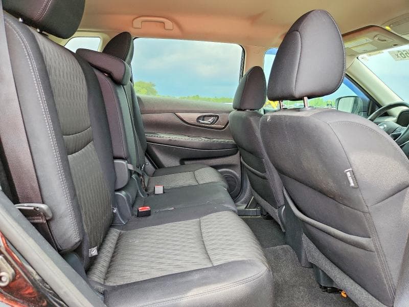 2017 NISSAN ROGUE SV 11