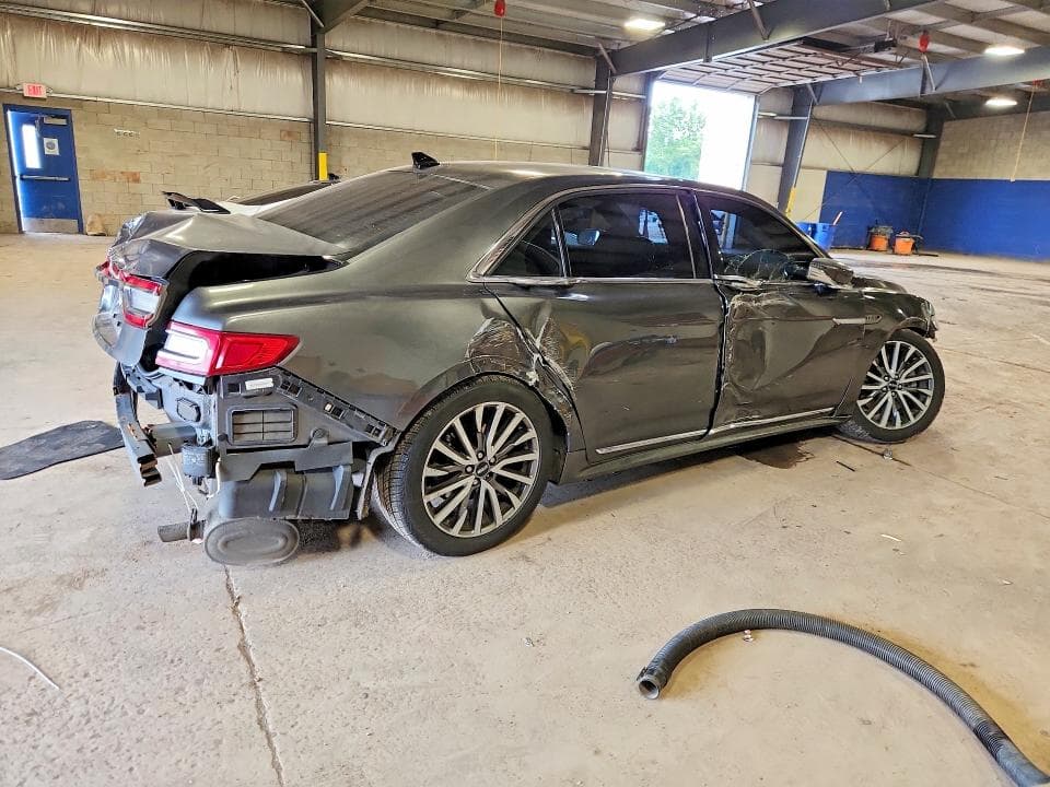 2019 LINCOLN CONTINENTAL SELECT 3