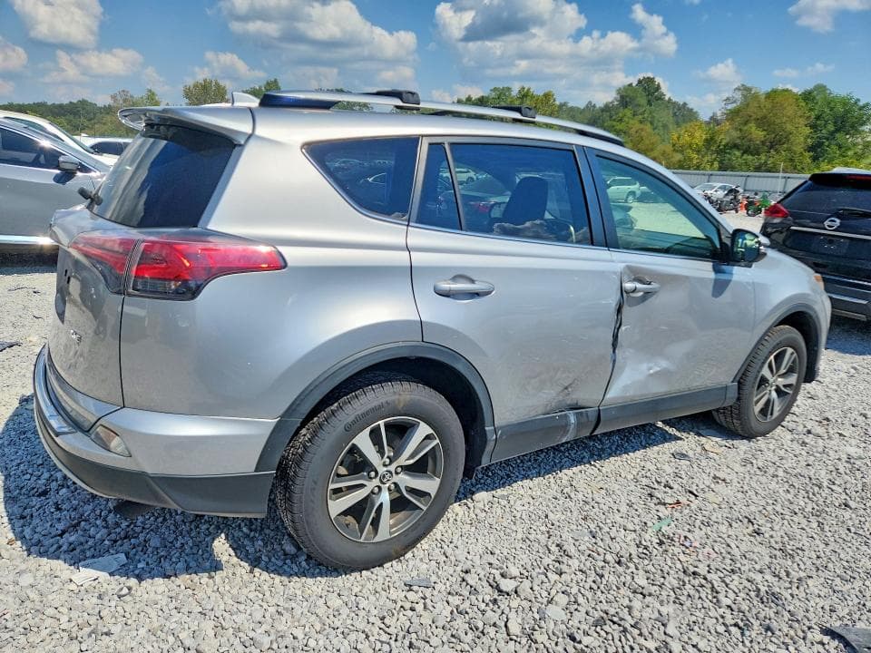2018 TOYOTA RAV4 XLE 3