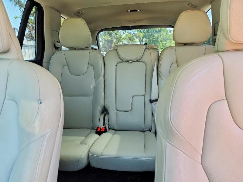 2019 VOLVO XC90 T6 MOMENTUM 10