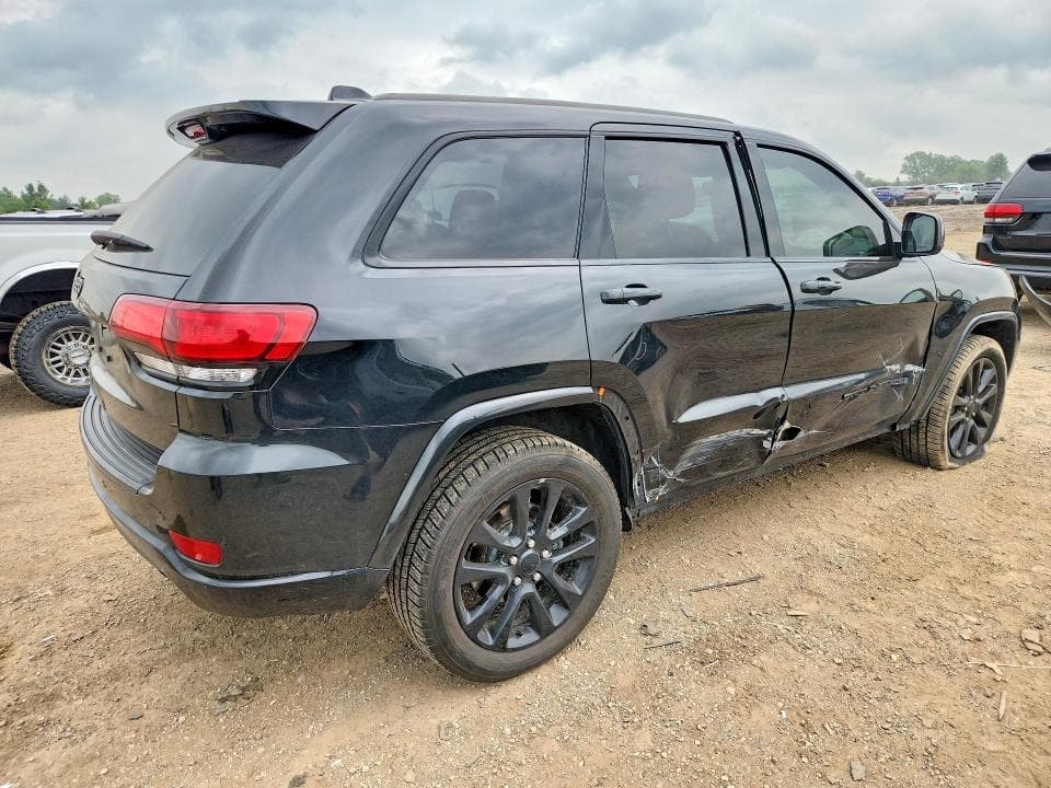 2017 JEEP GRAND CHEROKEE LAREDO 3