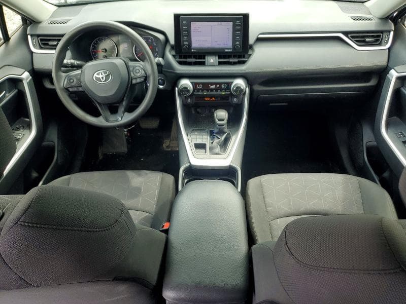 2020 TOYOTA RAV4 XLE 8