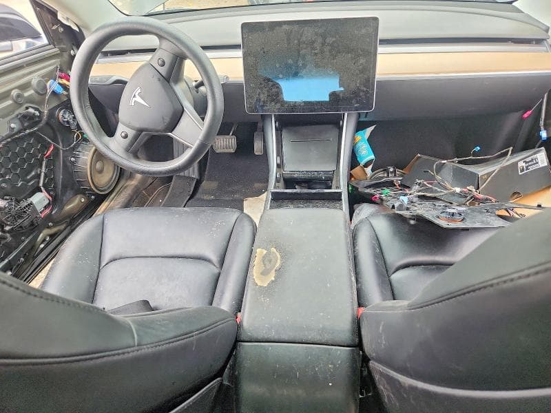 2018 TESLA MODEL 3 8