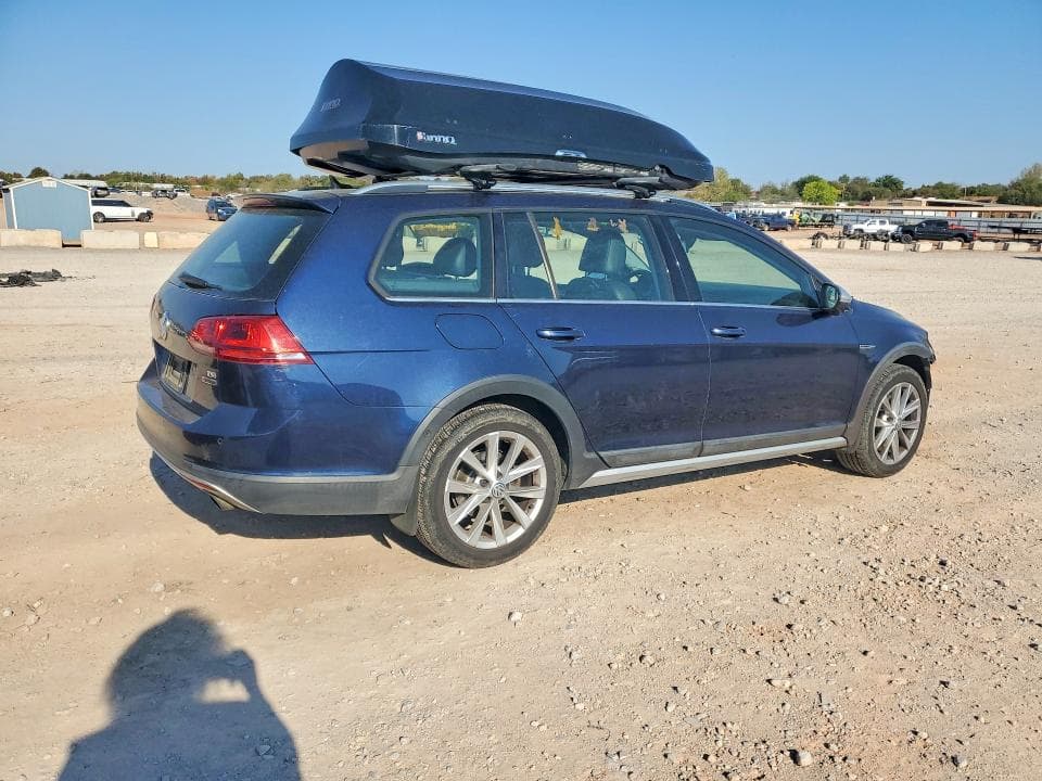 2017 VOLKSWAGEN GOLF ALLTRACK S 3