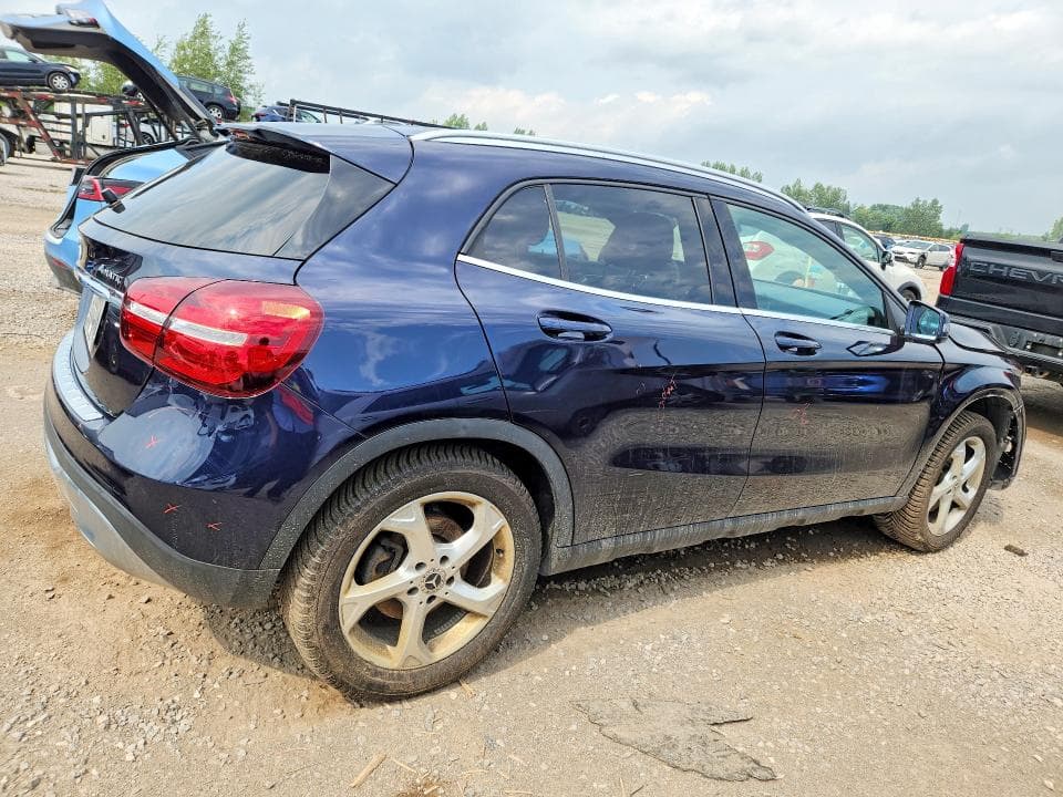 2018 MERCEDES-BENZ GLA 250 4MATIC 3