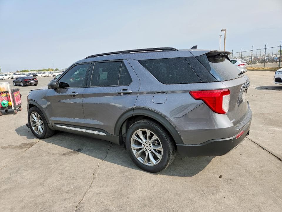 2021 FORD EXPLORER XLT 2