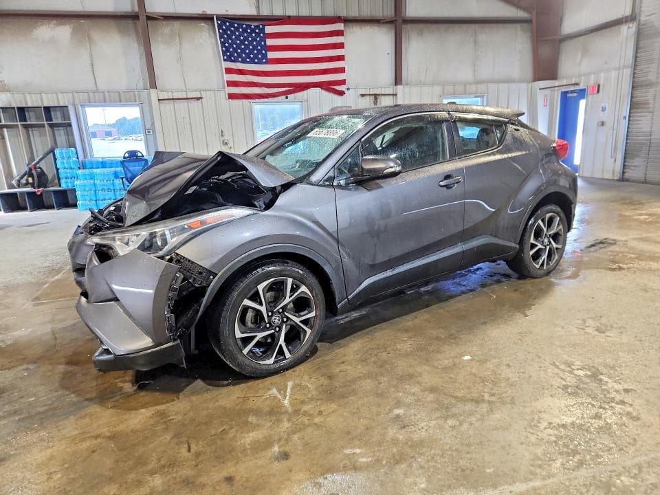 2019 TOYOTA C-HR XLE - 1