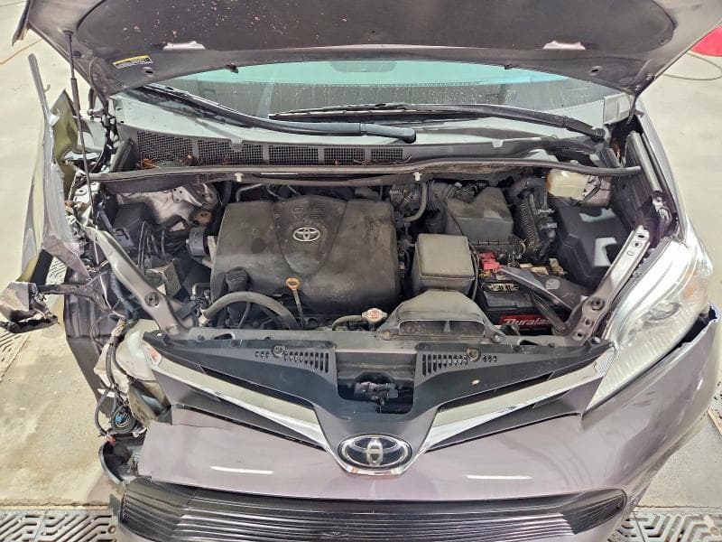 2018 TOYOTA SIENNA LE 12