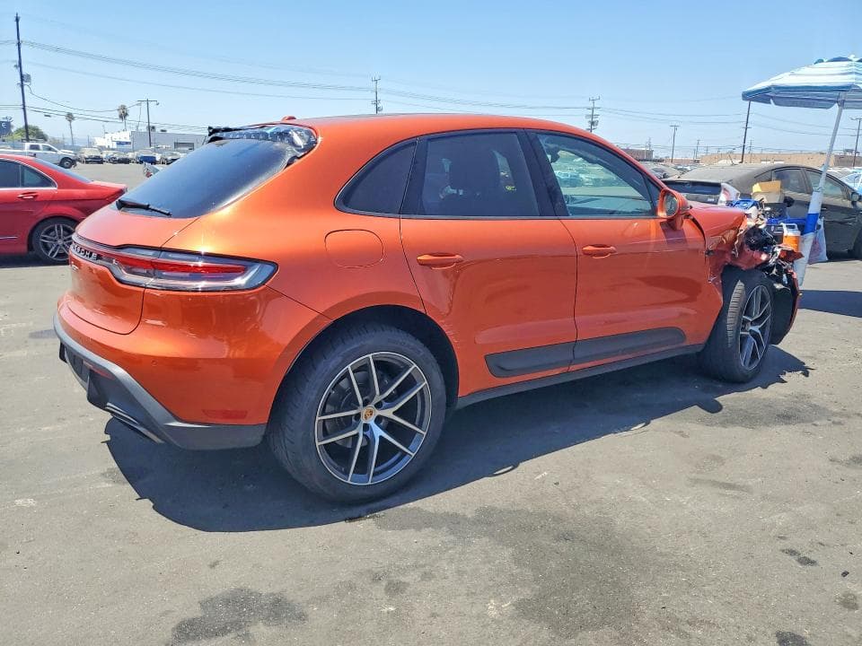 2023 PORSCHE MACAN BASE 3