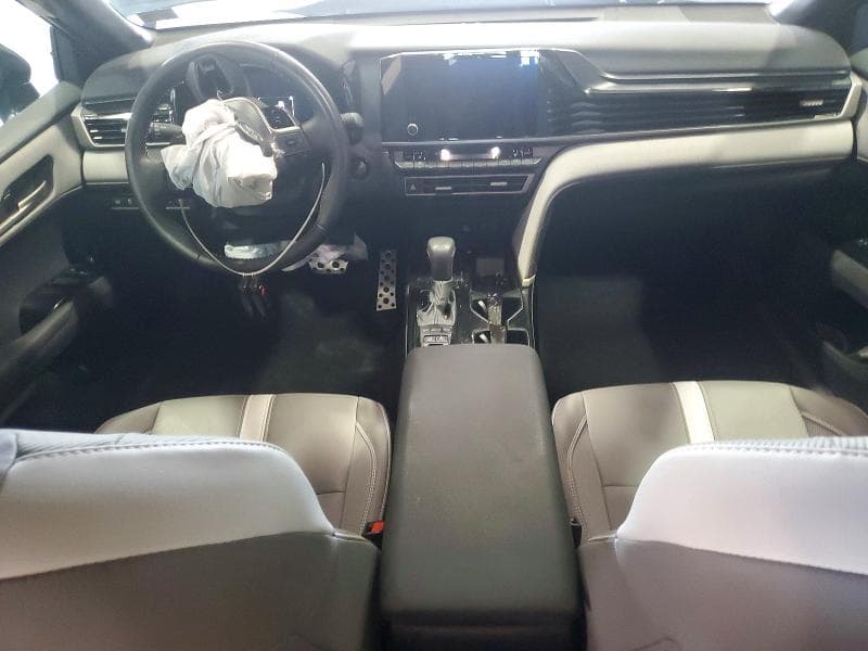 2025 TOYOTA CAMRY SE 8