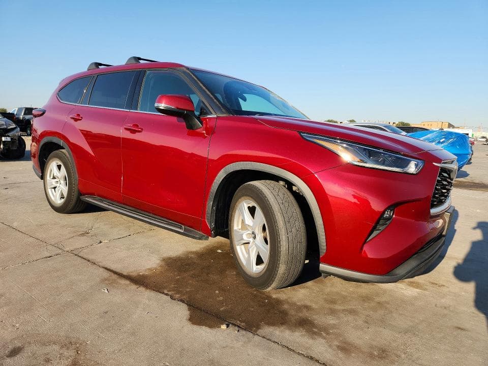 2021 TOYOTA HIGHLANDER LE 4
