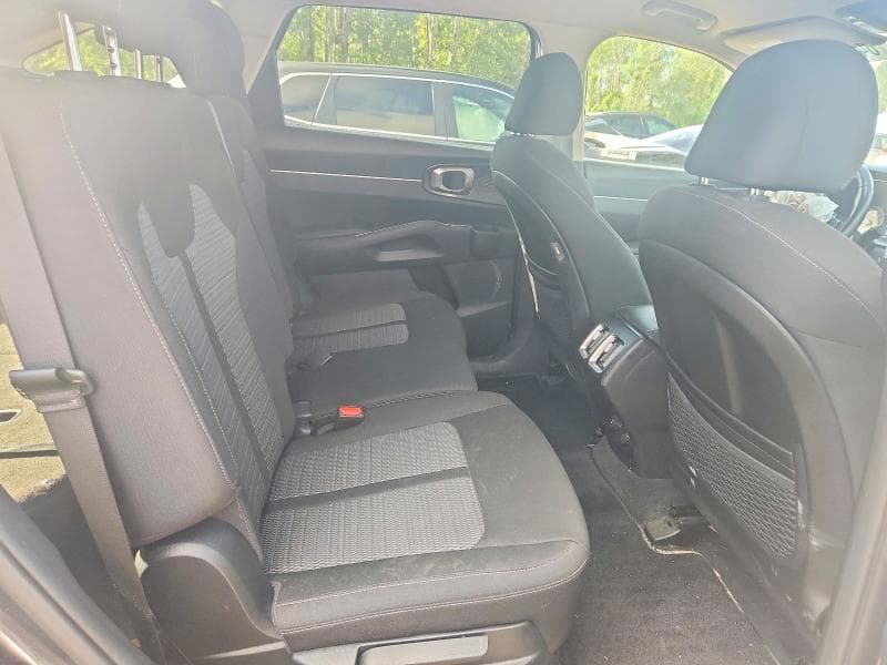 2021 KIA SORENTO LX 11
