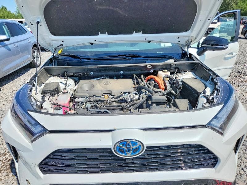 2024 TOYOTA RAV4 XSE 11