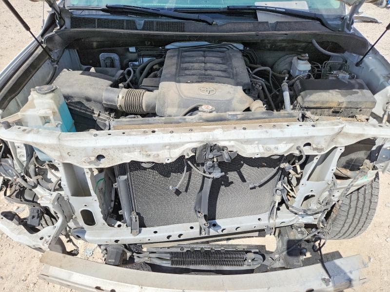 2019 TOYOTA TUNDRA SR 11