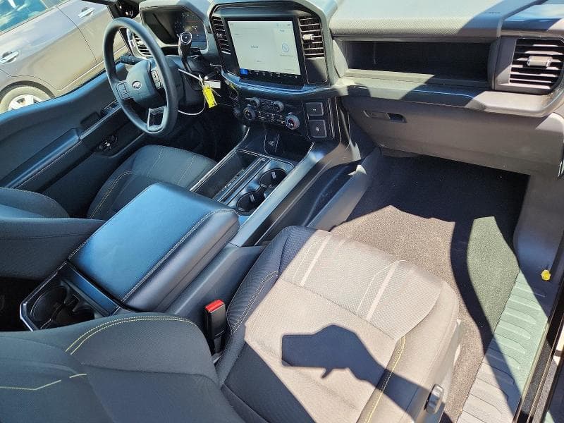 2025 FORD F150 STX 8