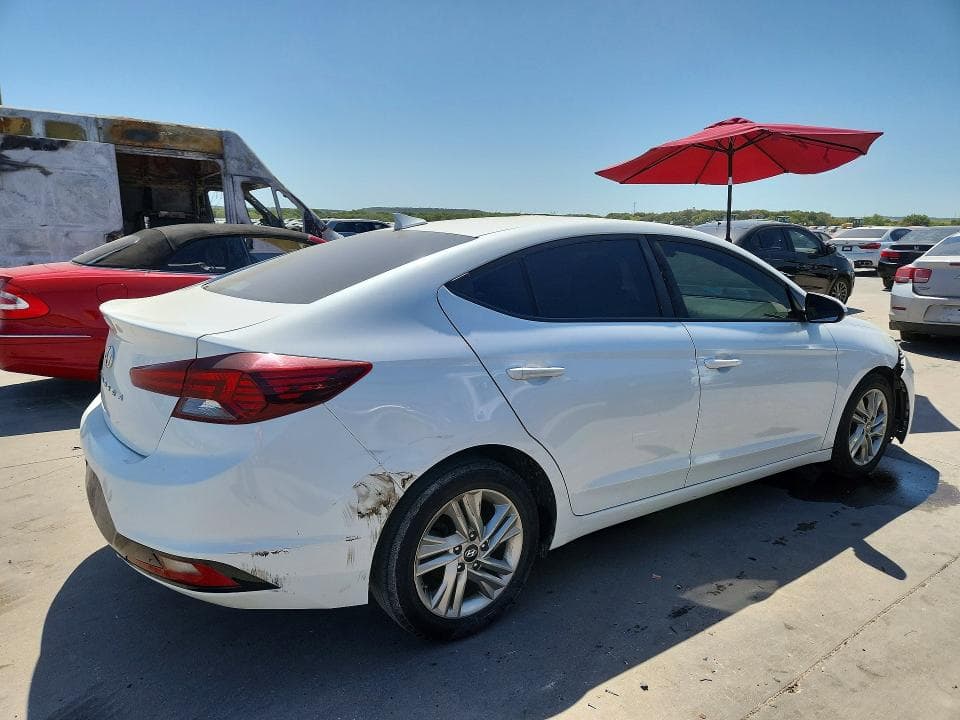2020 HYUNDAI ELANTRA SEL 3