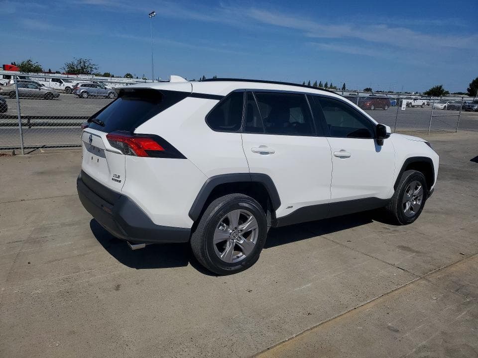 2023 TOYOTA RAV4 HYBRID XLE 3
