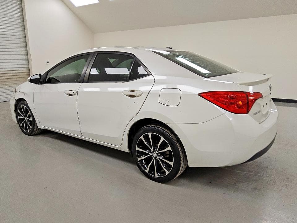 2017 TOYOTA COROLLA XSE 2