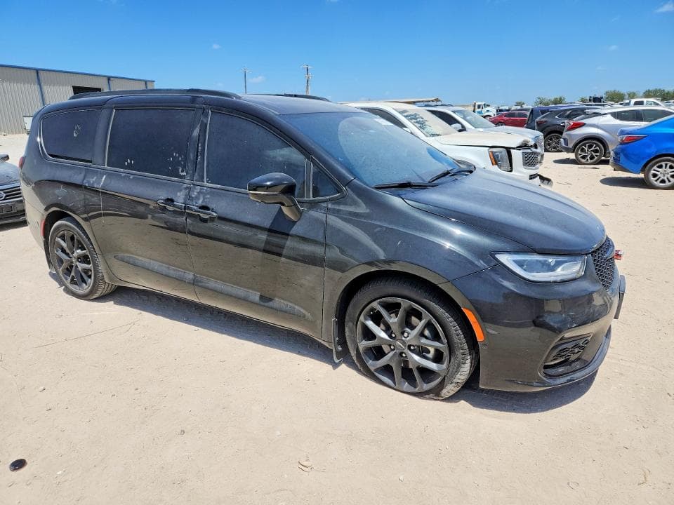 2023 CHRYSLER PACIFICA LIMITED 4