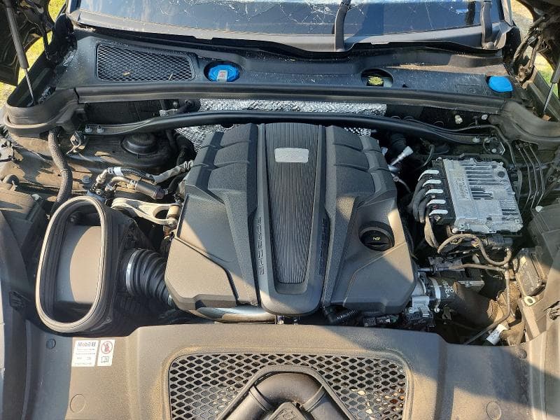 2024 PORSCHE MACAN S 12