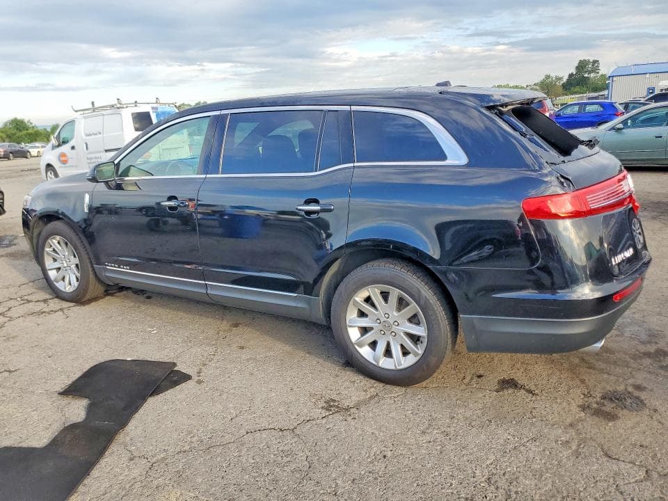 2018 LINCOLN MKT 2
