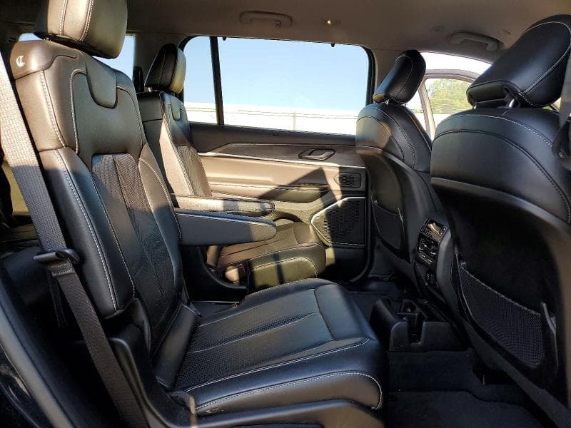 2023 JEEP GRAND CHEROKEE L LIMITED 11