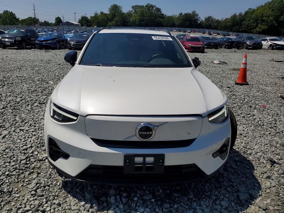 2026 VOLVO EX40 PLUS 5