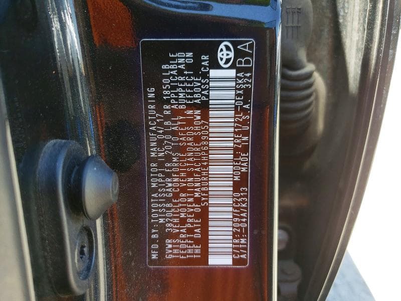 2017 TOYOTA COROLLA SE 12
