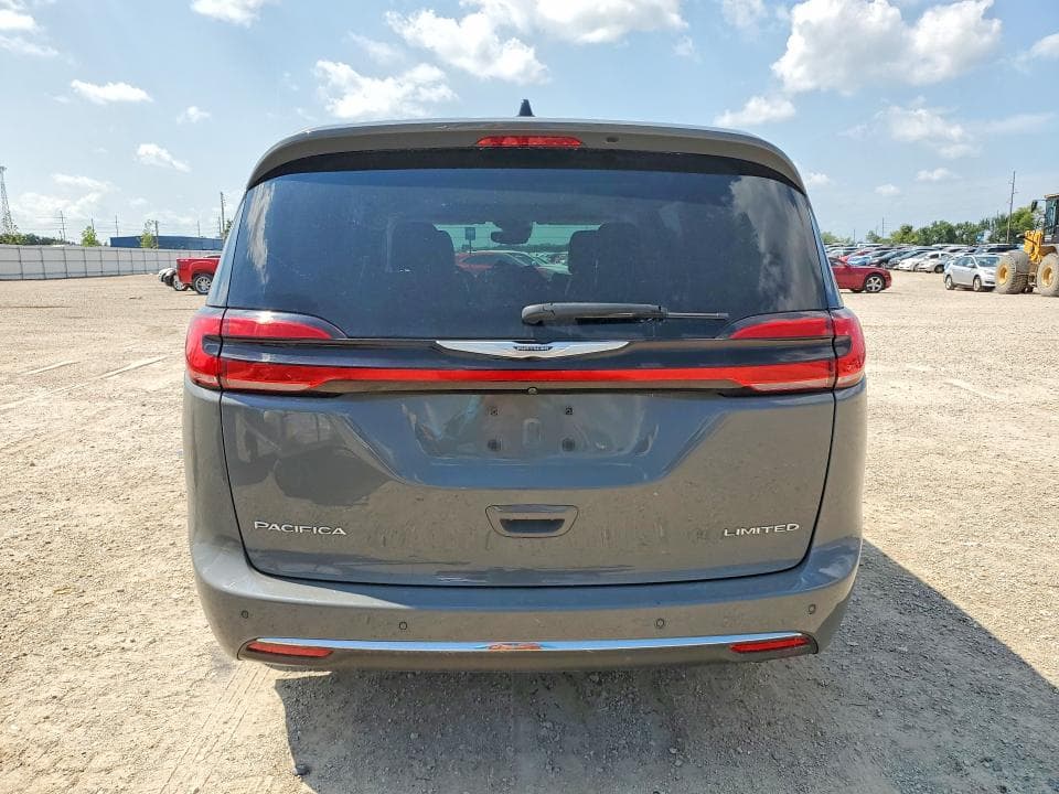 2023 CHRYSLER PACIFICA LIMITED 6