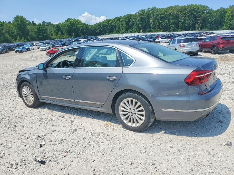 2017 VOLKSWAGEN PASSAT SE 2