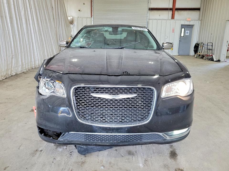 2019 CHRYSLER 300 LIMITED 5