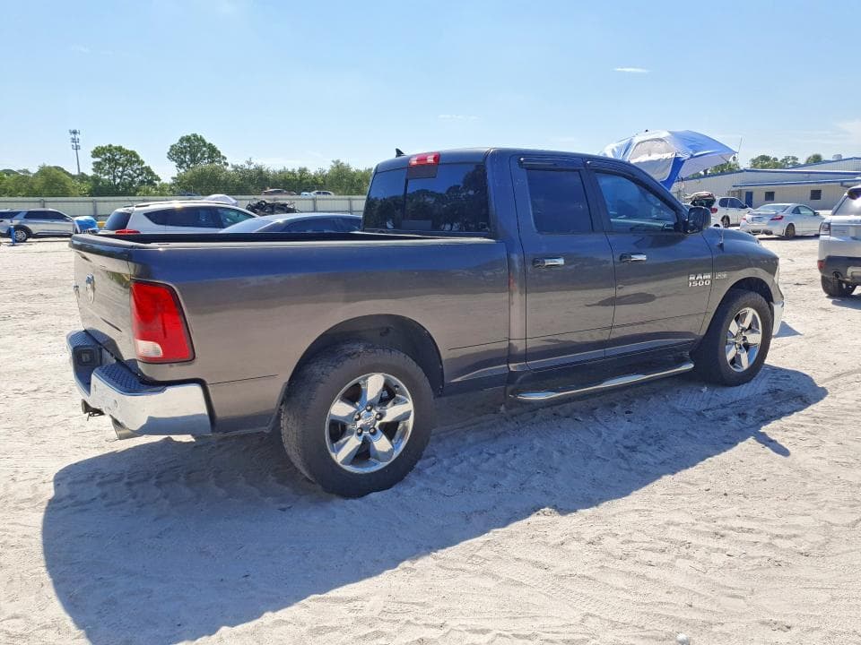 2017 RAM 1500 SLT 3