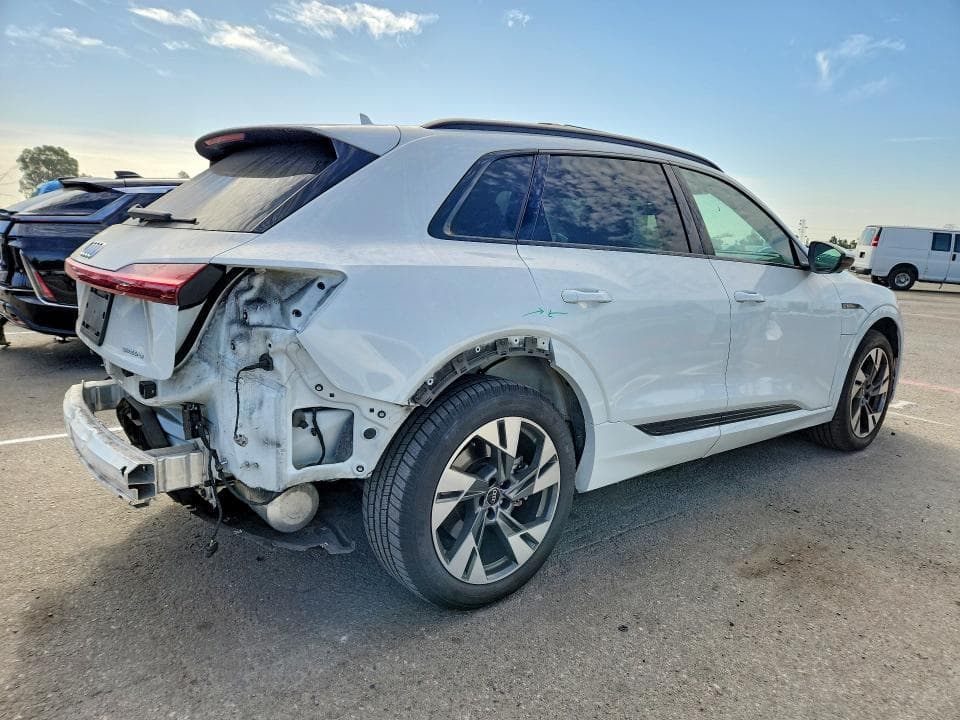 2021 AUDI E-TRON PREMIUM 3