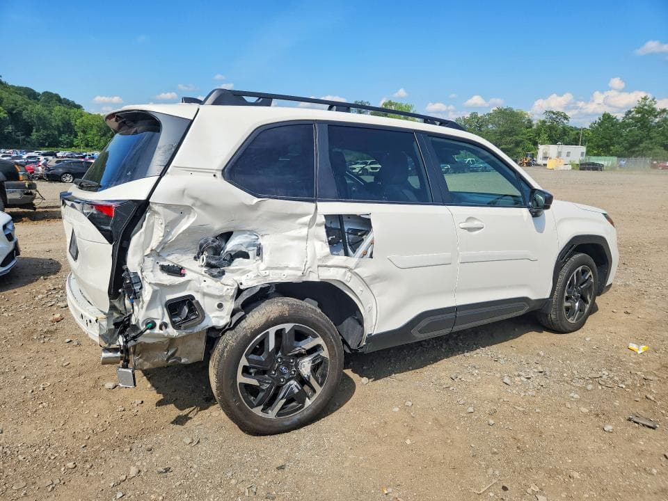 2025 SUBARU FORESTER LIMITED 3