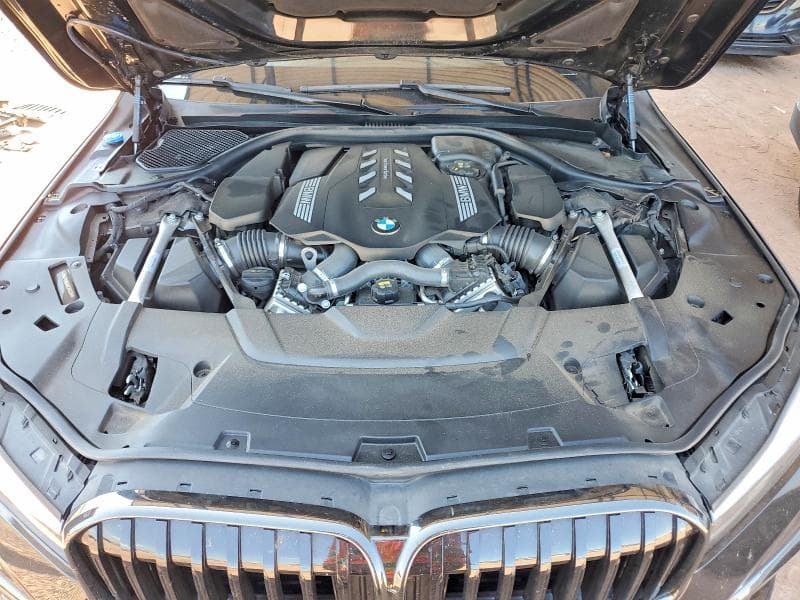 2022 BMW 750 XI 11