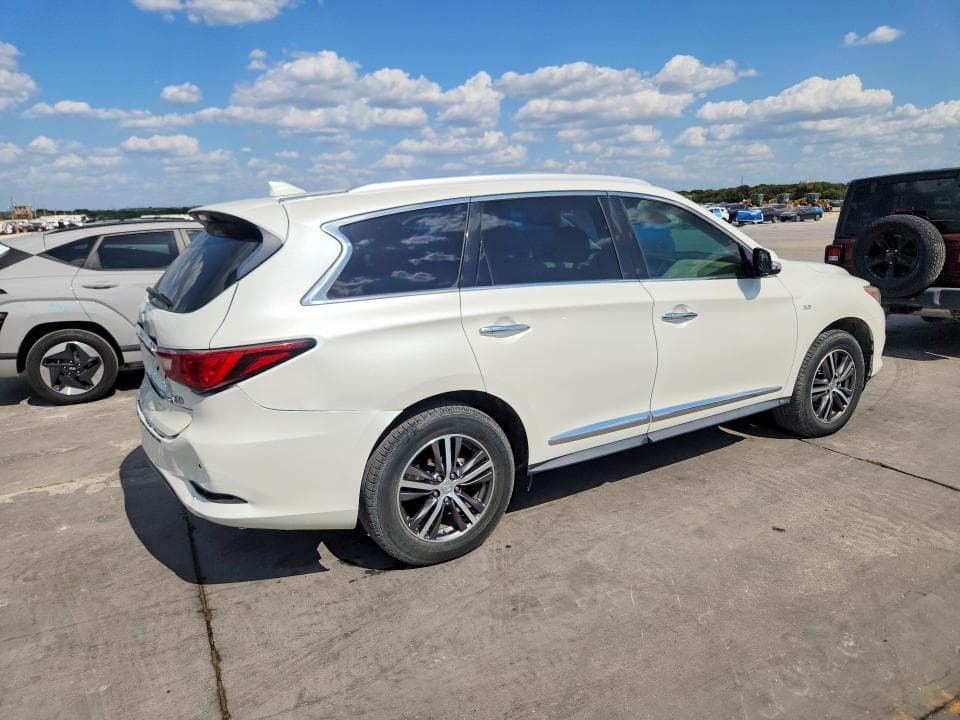 2019 INFINITI QX60 LUXE 3