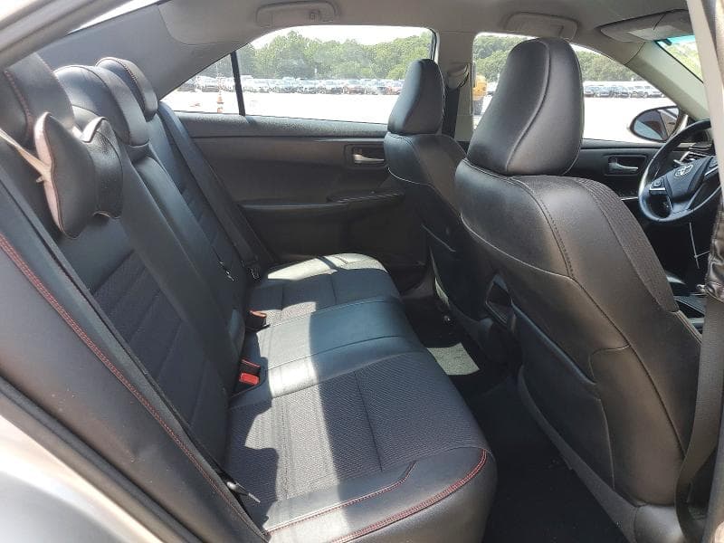 2017 TOYOTA CAMRY SE 10