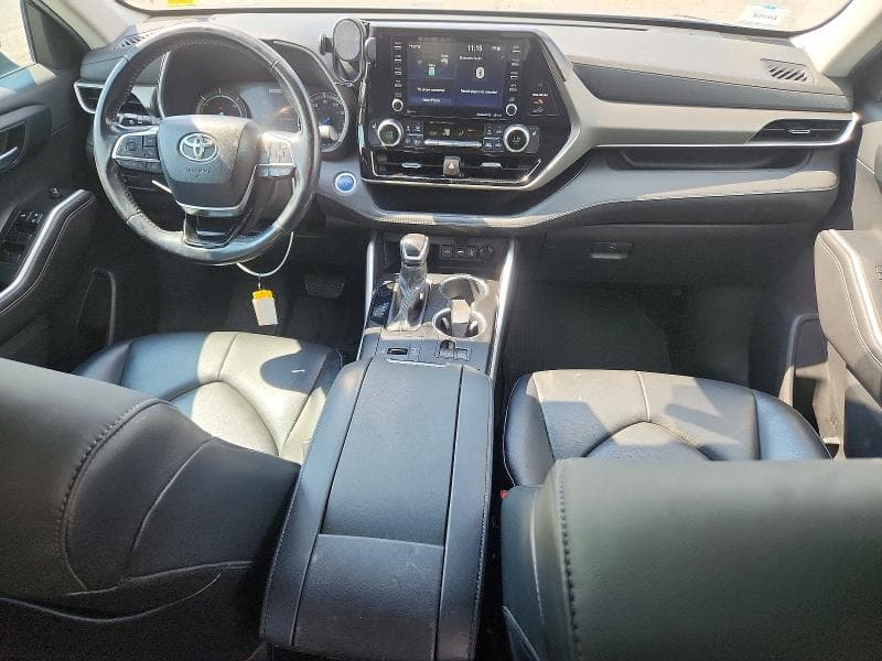 2021 TOYOTA HIGHLANDER HYBRID XLE 8