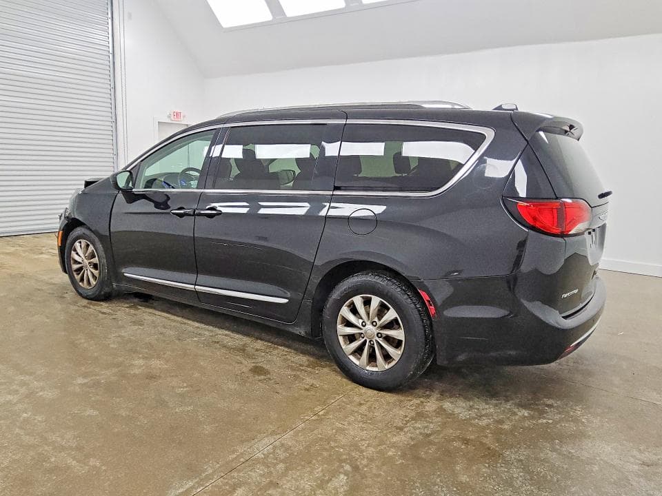 2019 CHRYSLER PACIFICA TOURING L 2