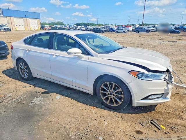 2017 FORD FUSION SE 4
