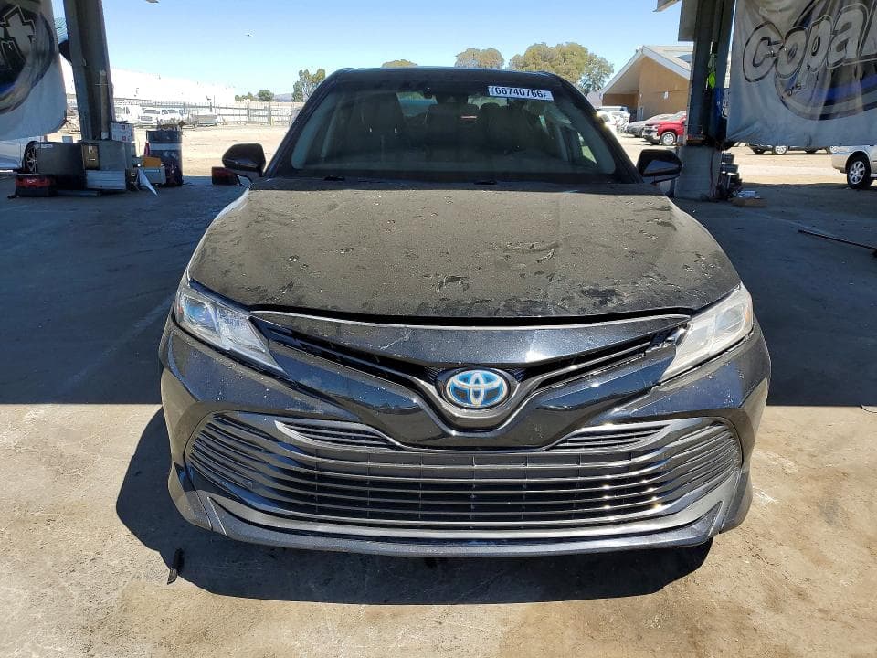2020 TOYOTA CAMRY SE 5