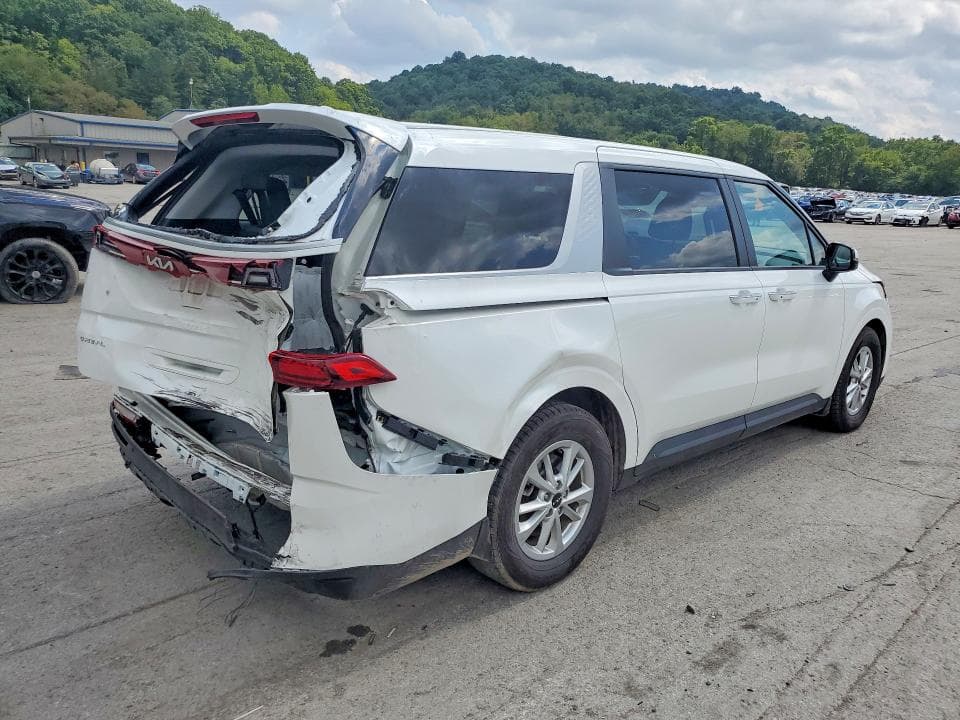2023 KIA CARNIVAL LX 3