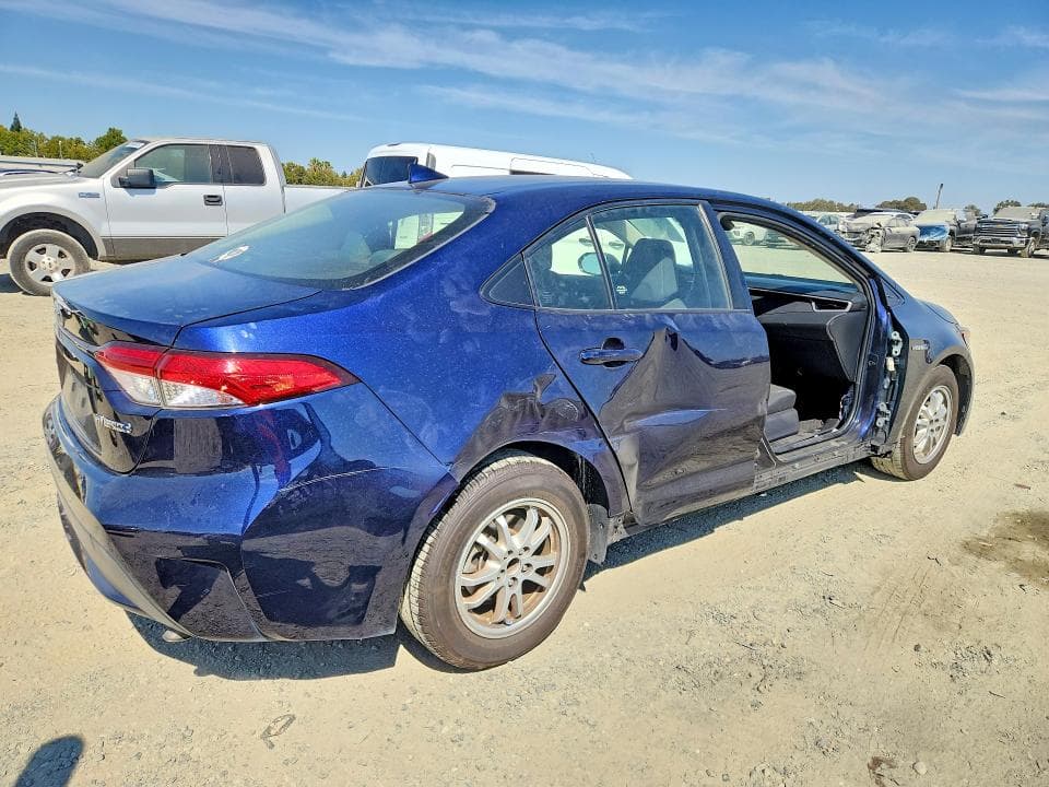 2021 TOYOTA COROLLA LE 3